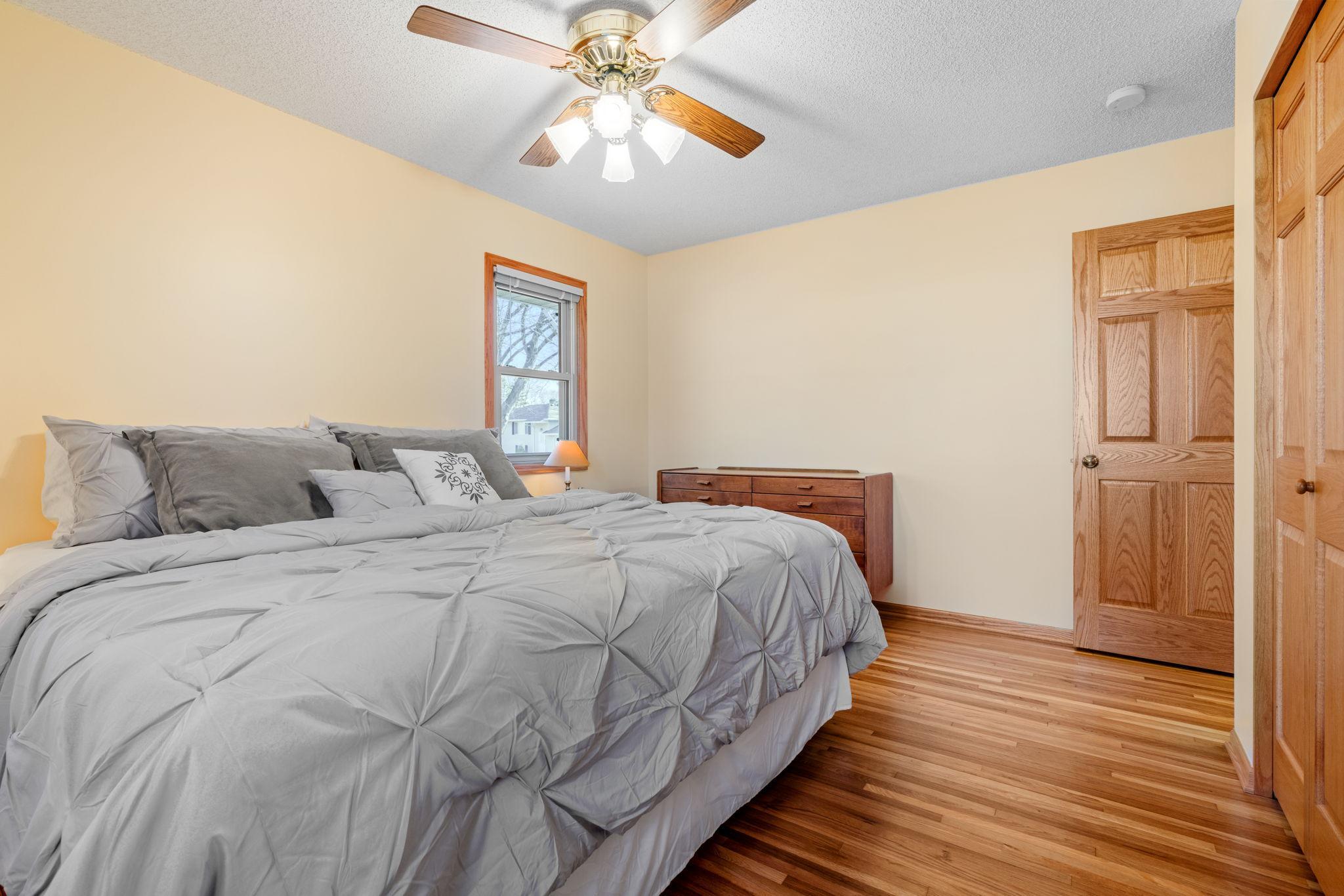 11566 Washington Street NE