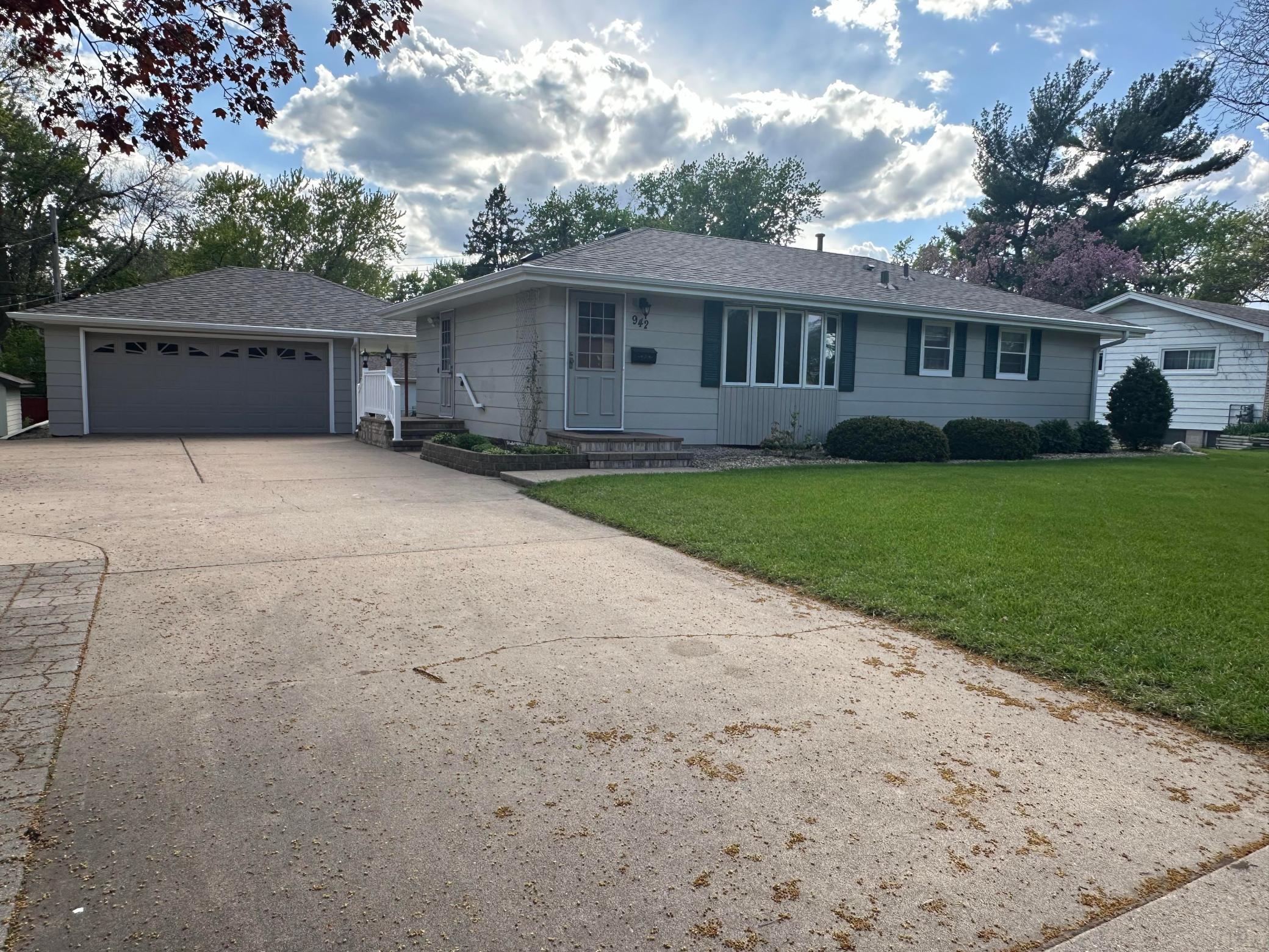 942 Rice Creek Terrace NE