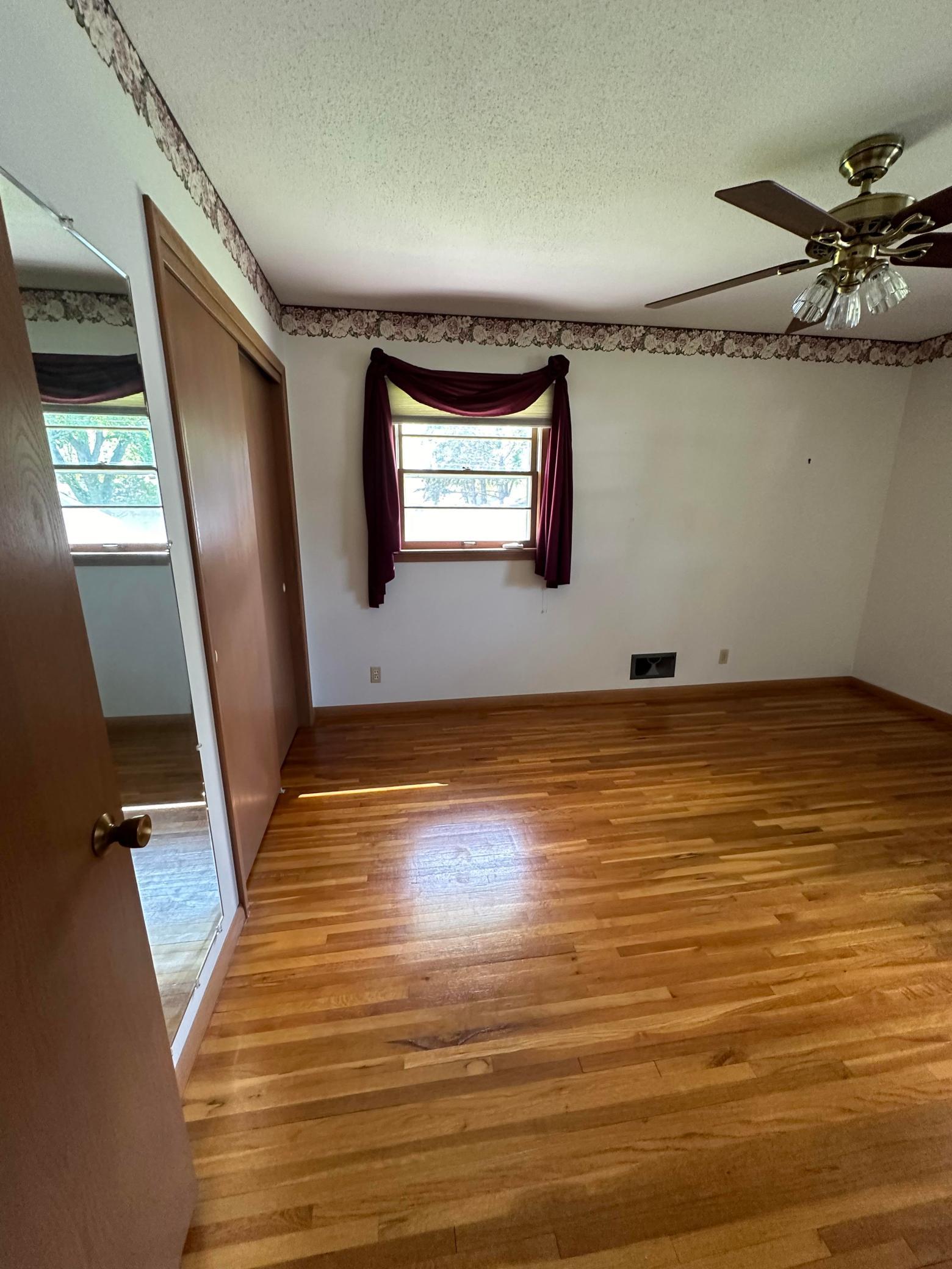 942 Rice Creek Terrace NE