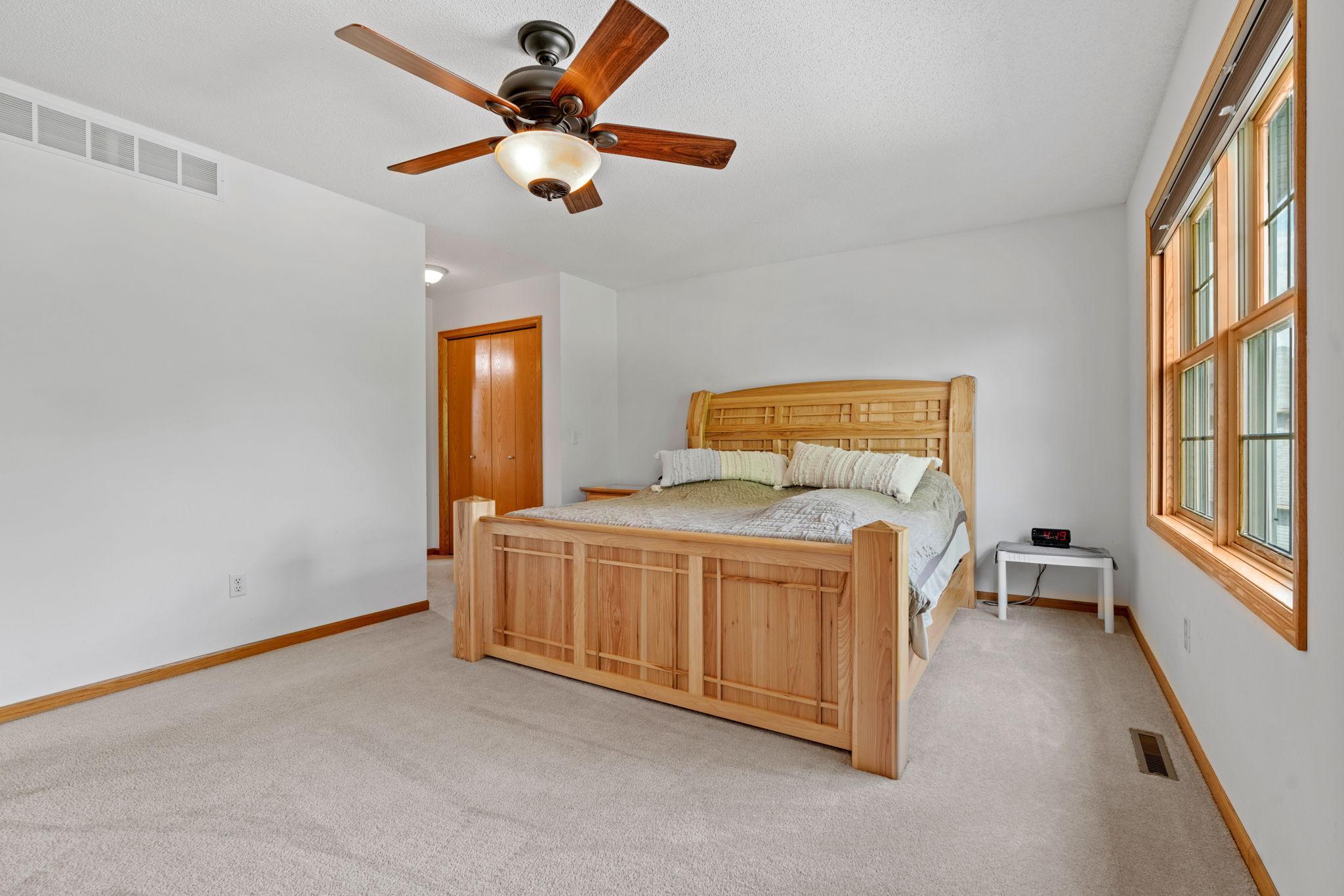 3251 Kahlen Avenue NE