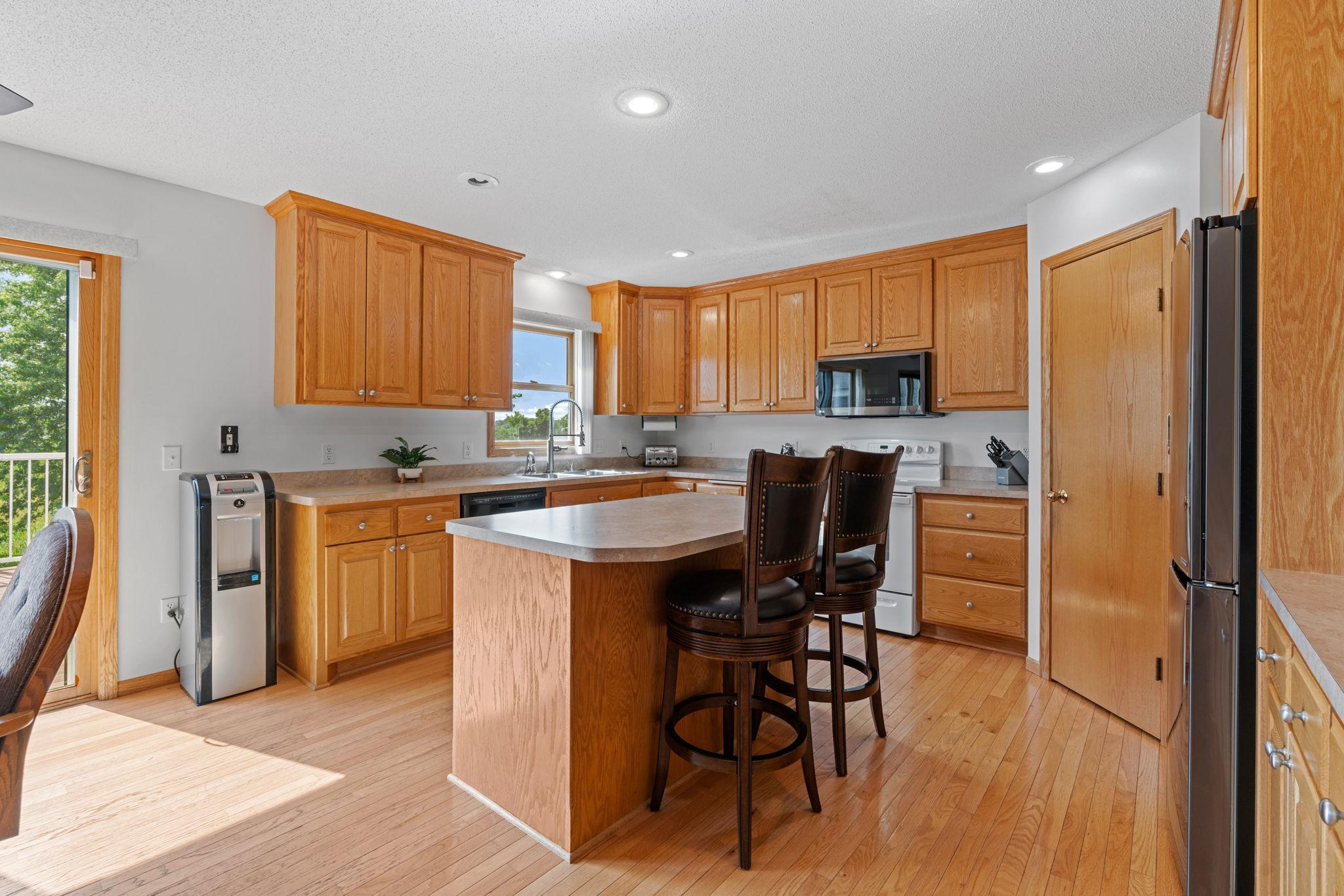 3251 Kahlen Avenue NE