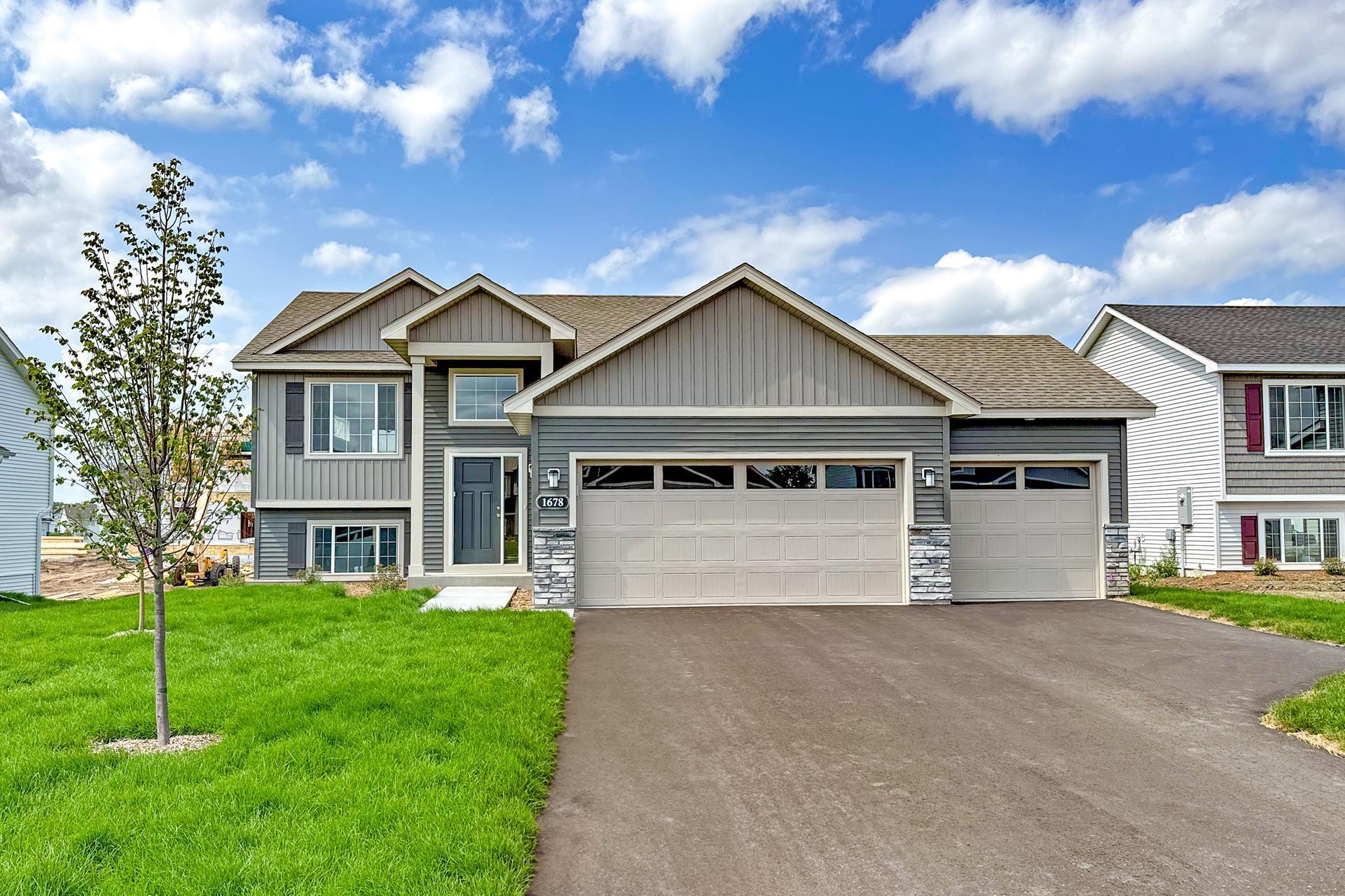 1678 Oak Ridge Street