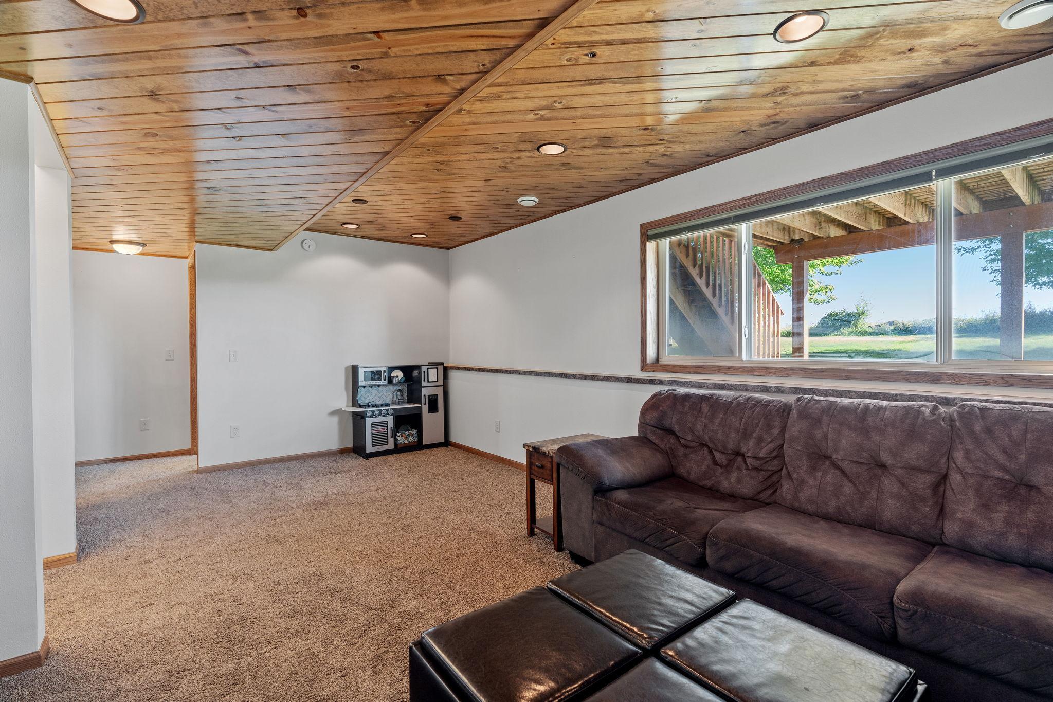 1611 Forest Glen Circle