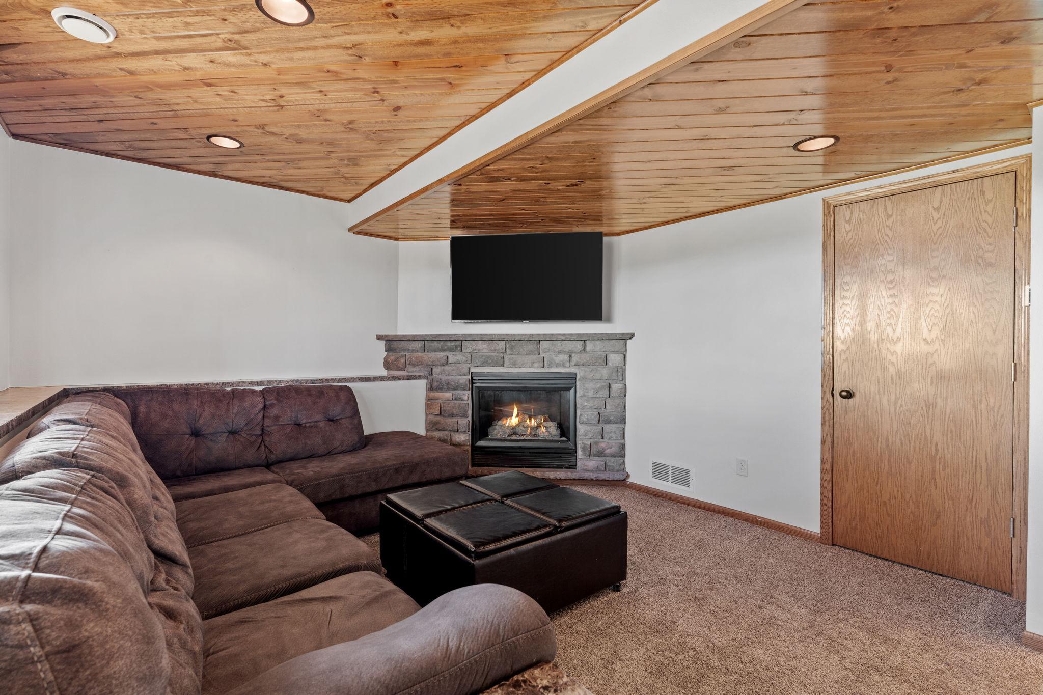 1611 Forest Glen Circle