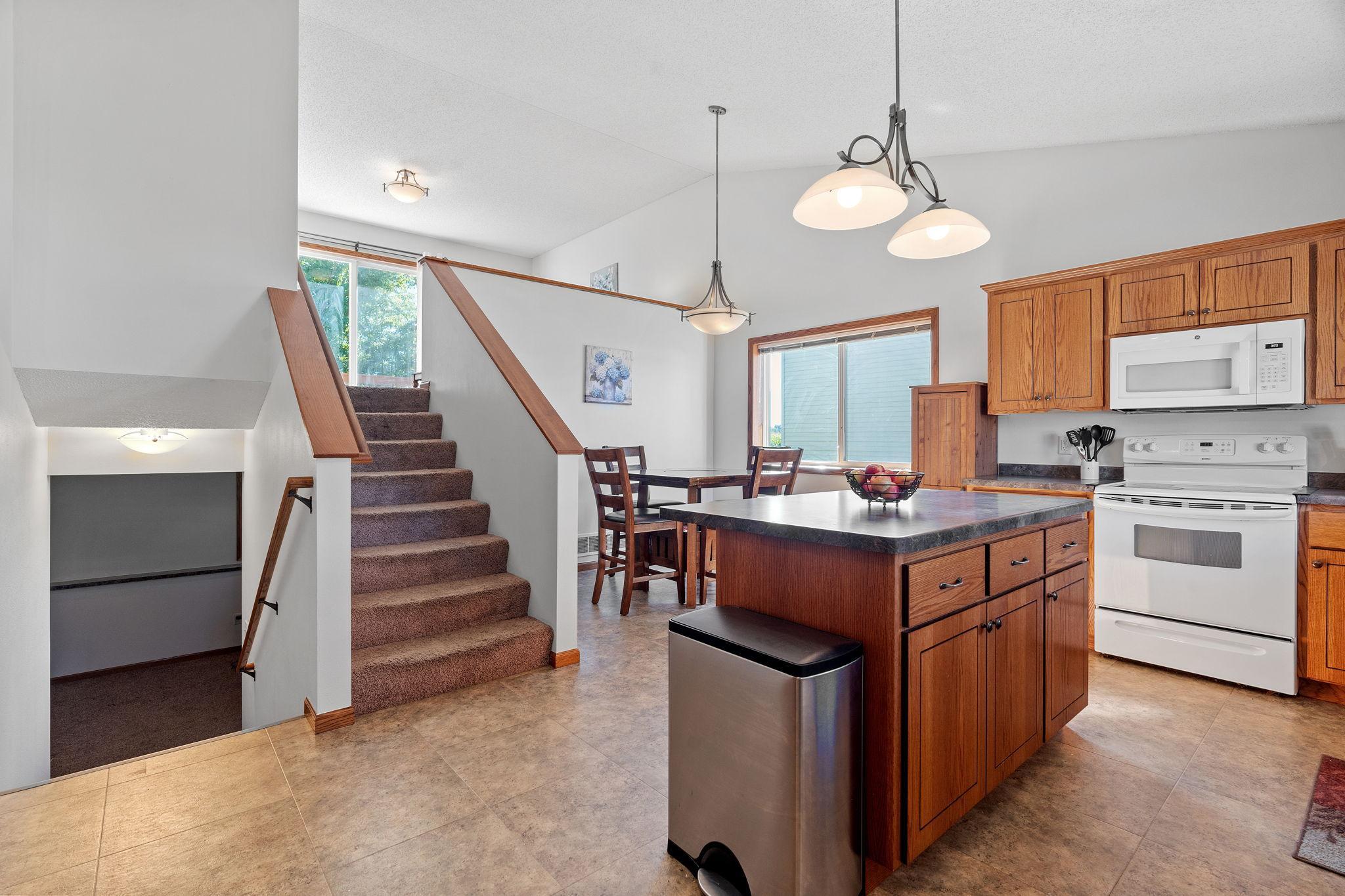 1611 Forest Glen Circle