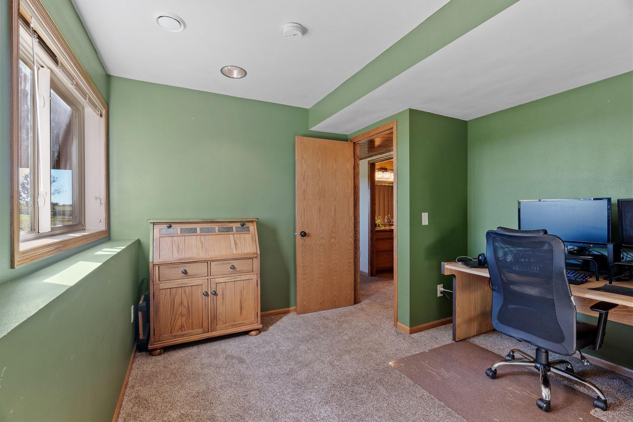 1611 Forest Glen Circle