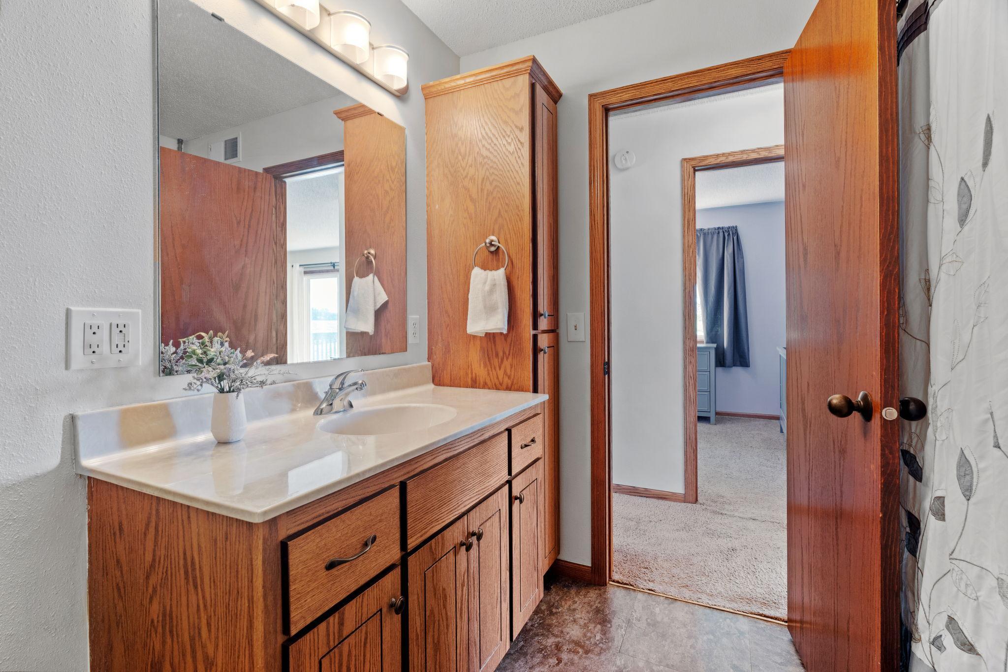 1611 Forest Glen Circle