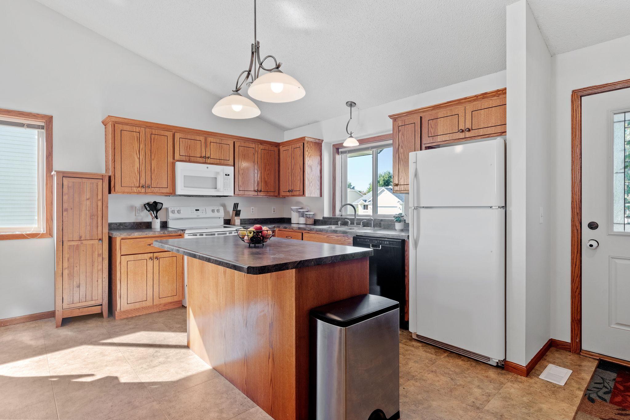 1611 Forest Glen Circle