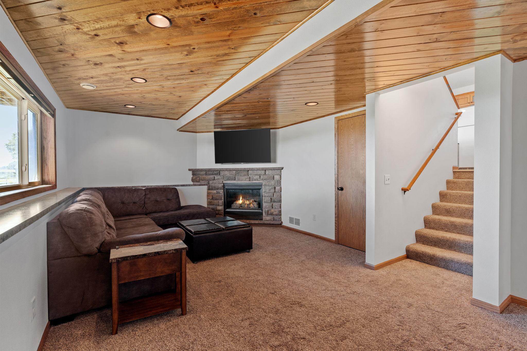 1611 Forest Glen Circle