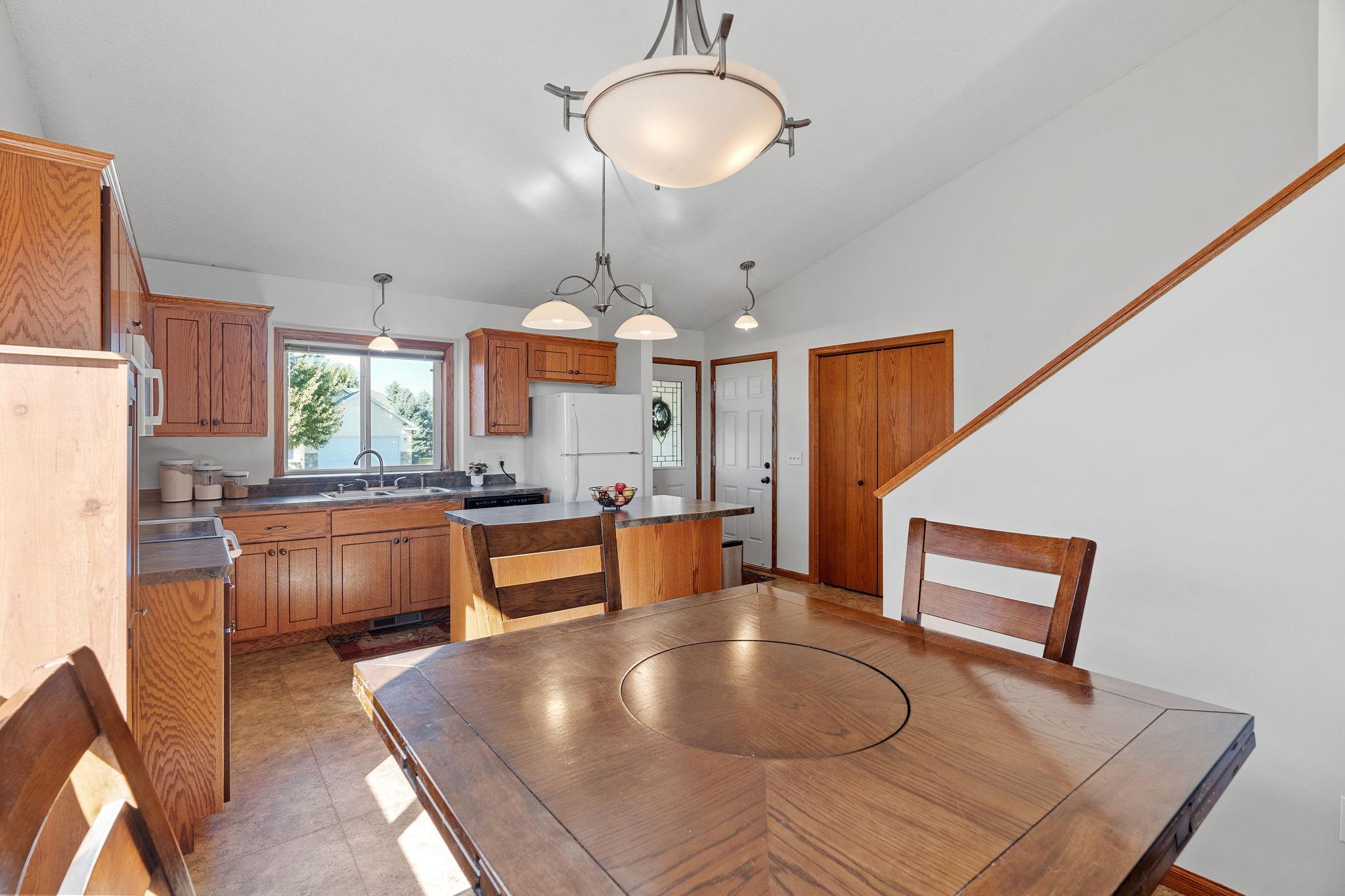 1611 Forest Glen Circle