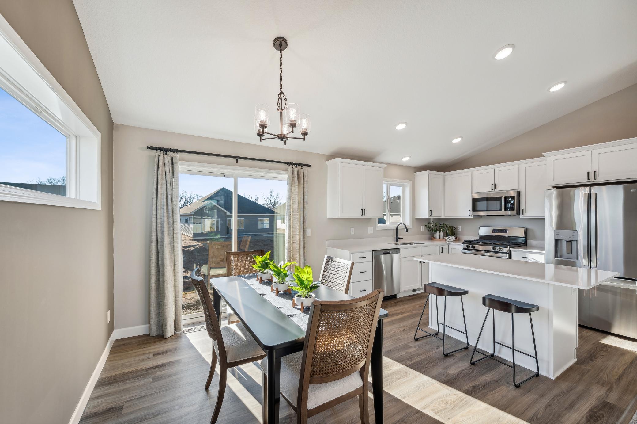 1833 Oak Ridge Street