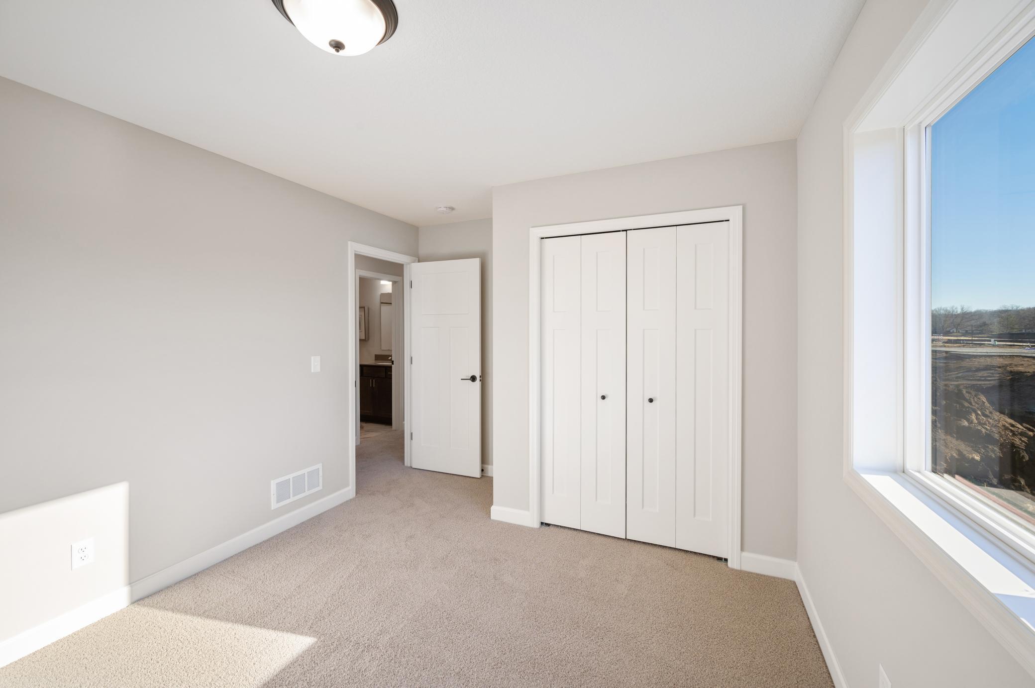 1833 Oak Ridge Street