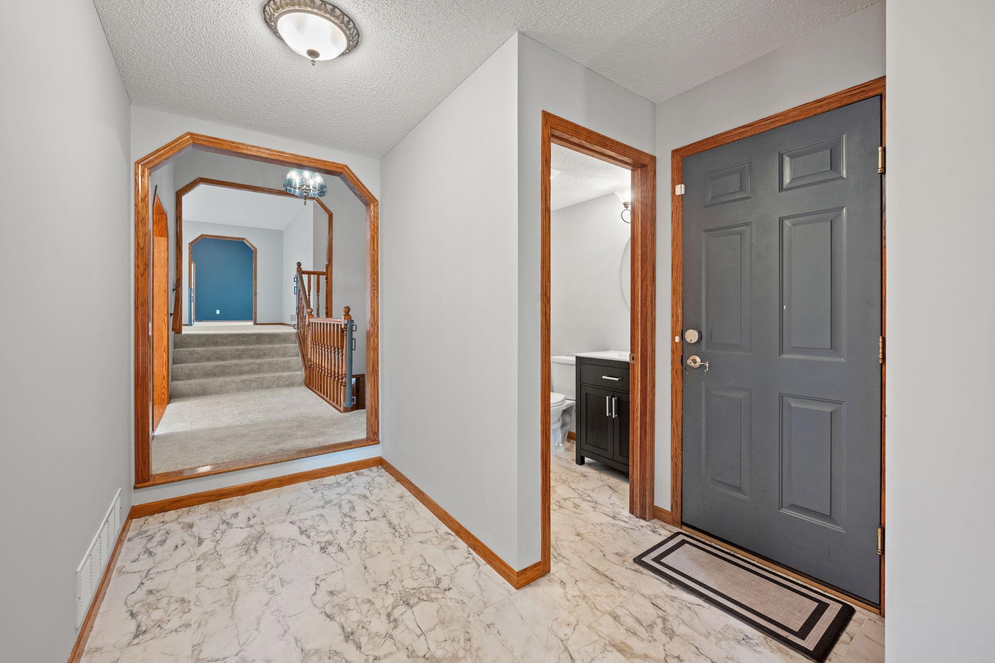 12083 Robin Road