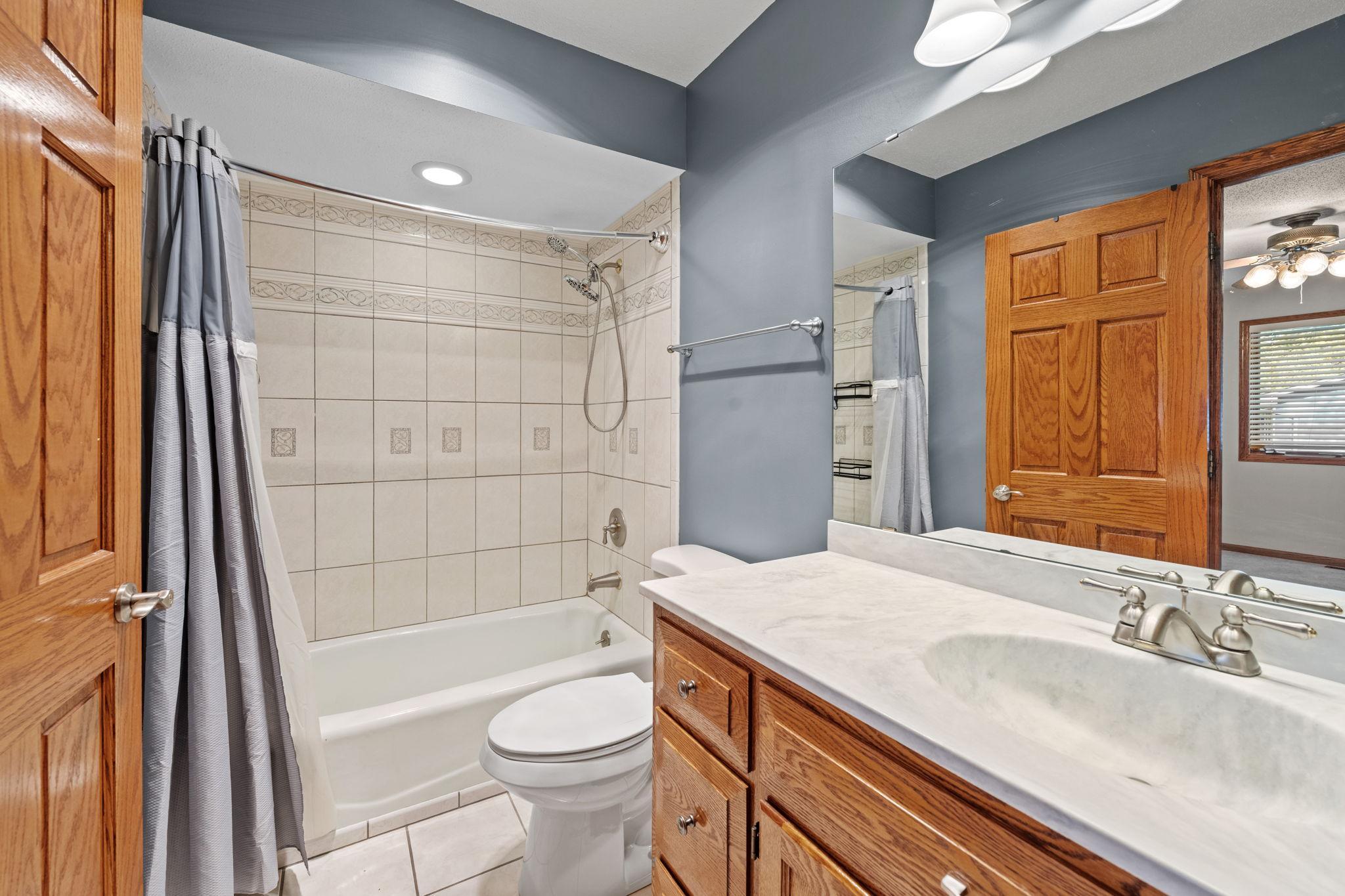 12083 Robin Road