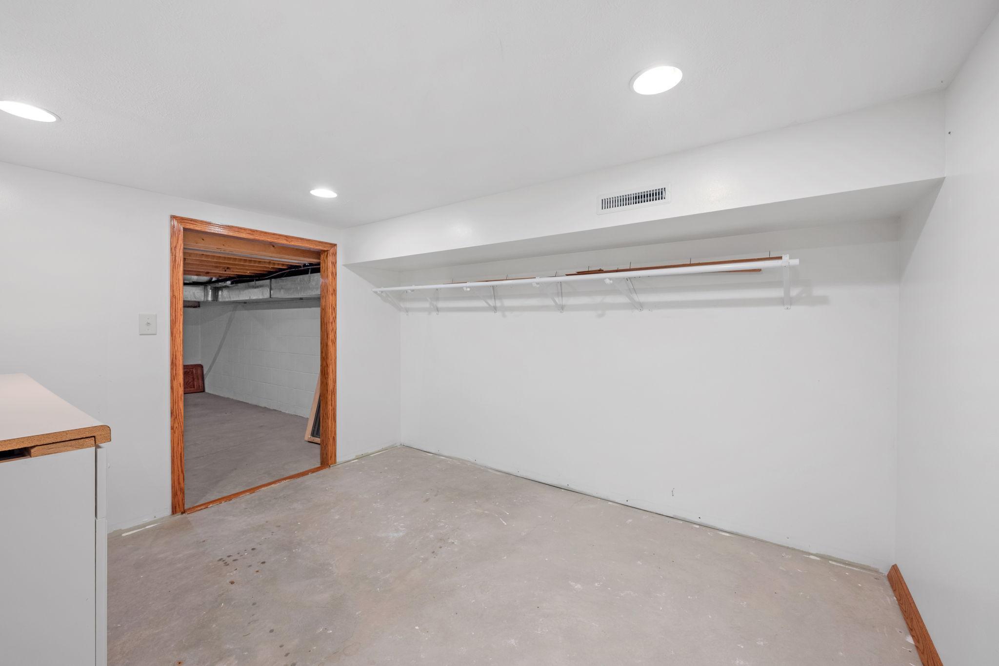 12083 Robin Road