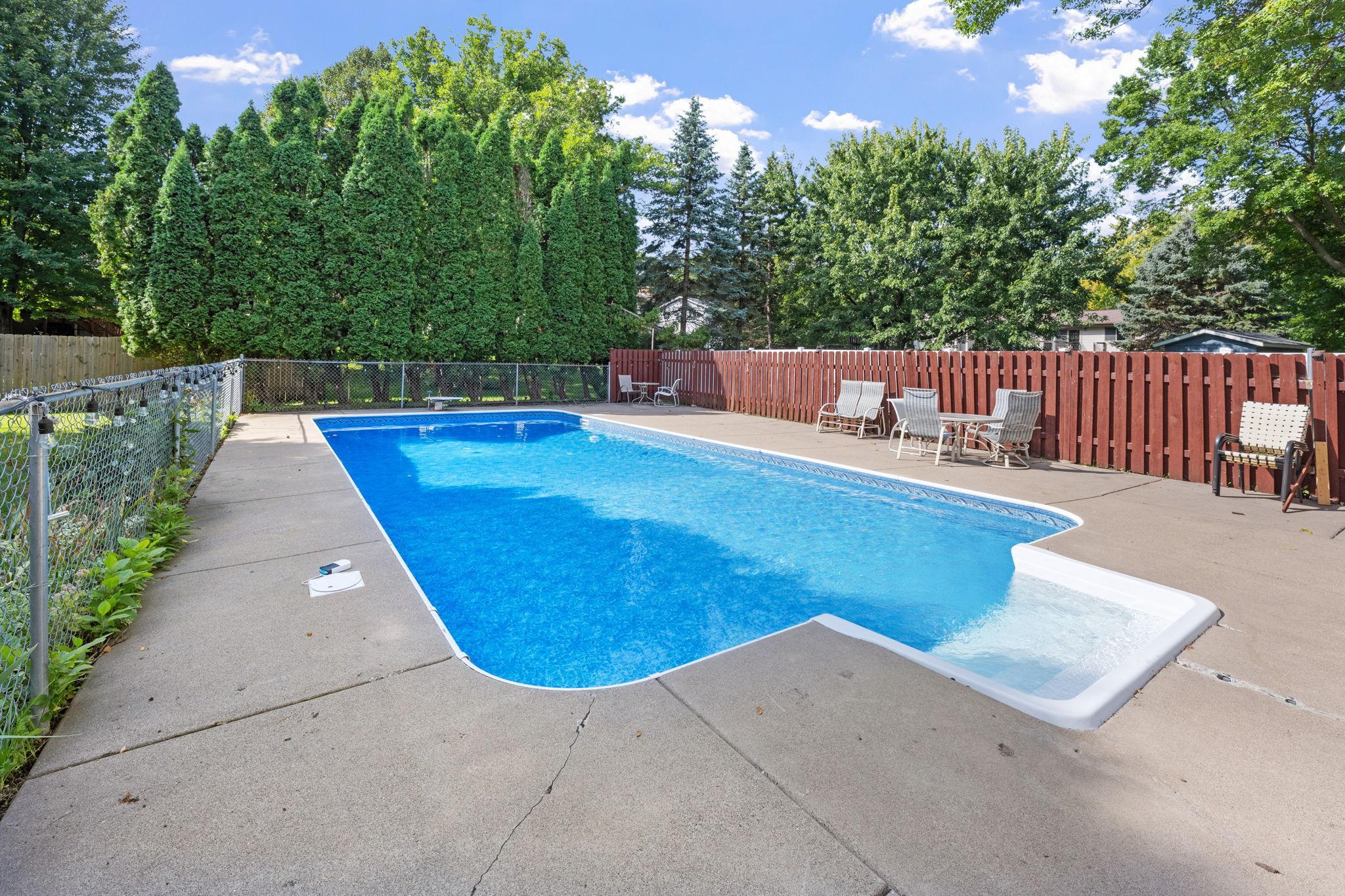 12083 Robin Road