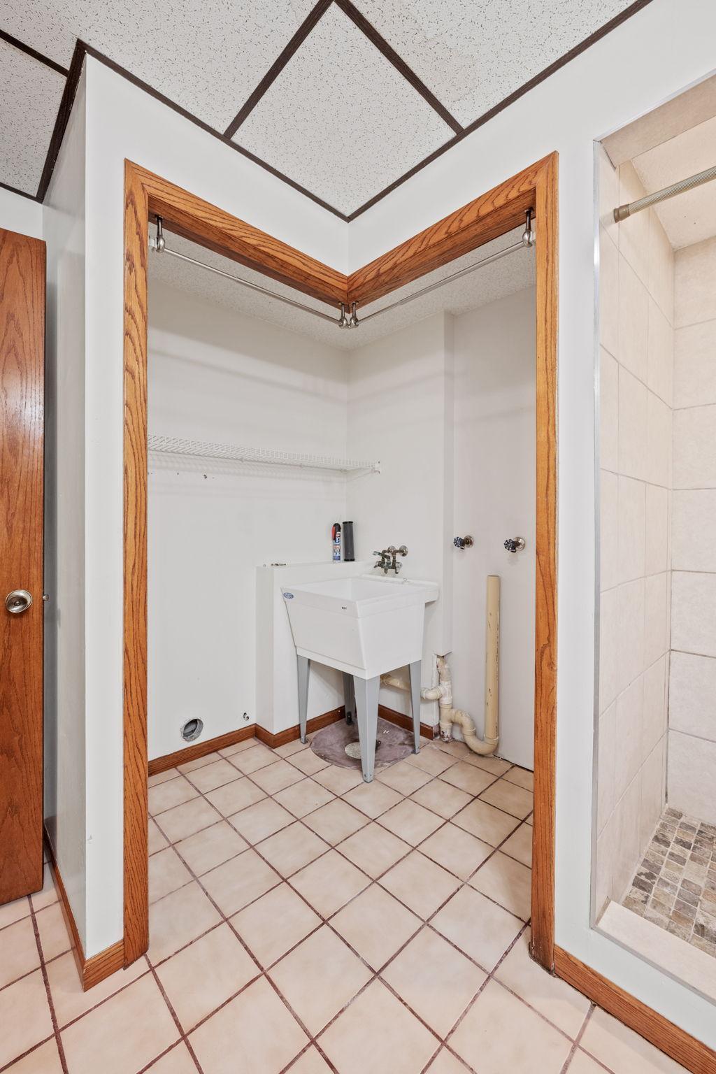 12083 Robin Road