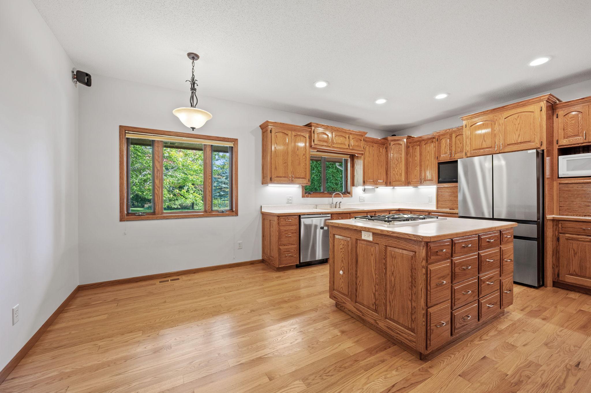 12083 Robin Road
