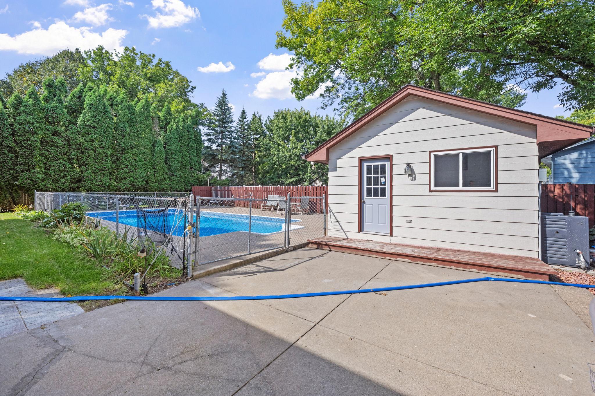 12083 Robin Road