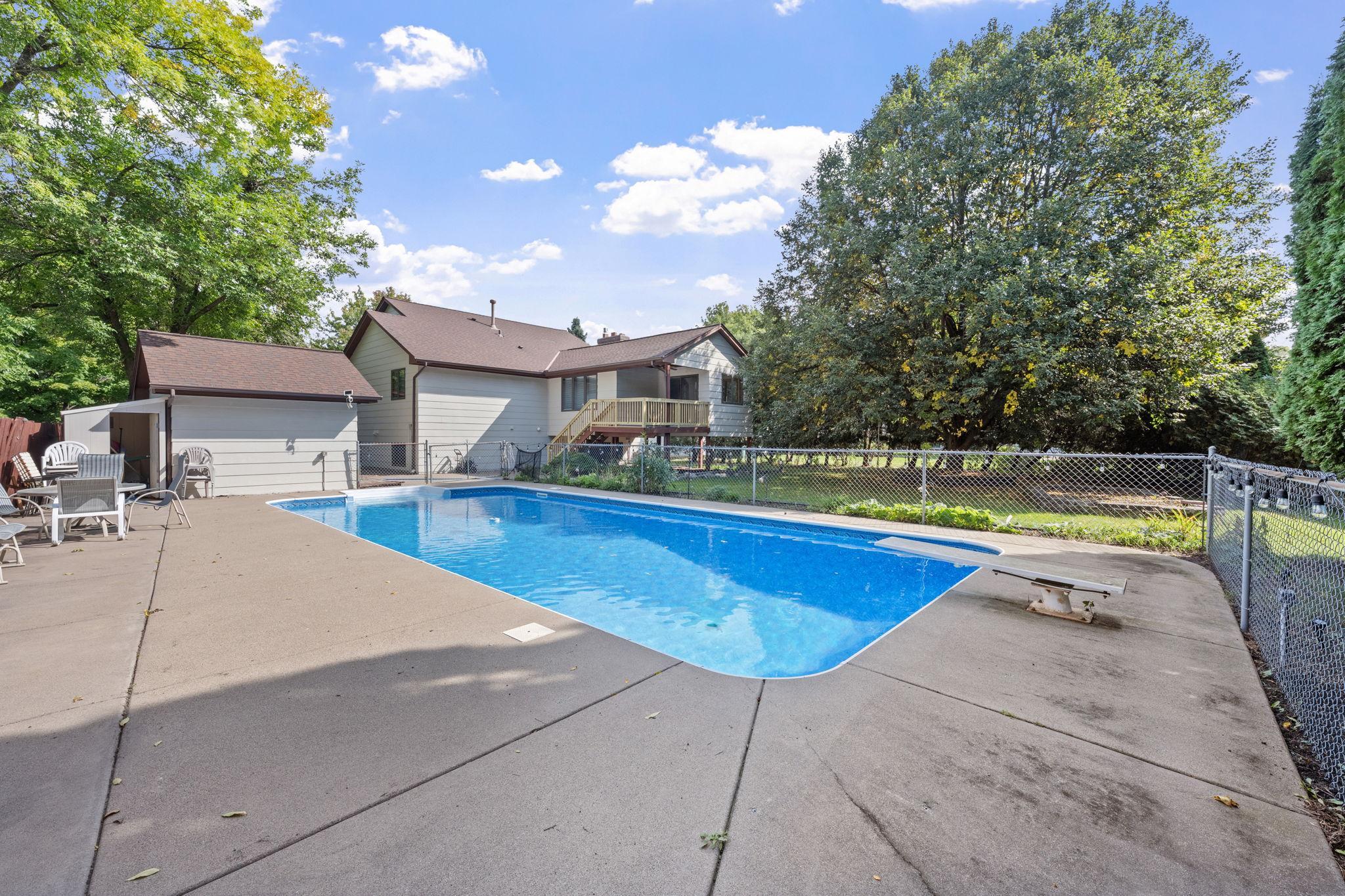 12083 Robin Road