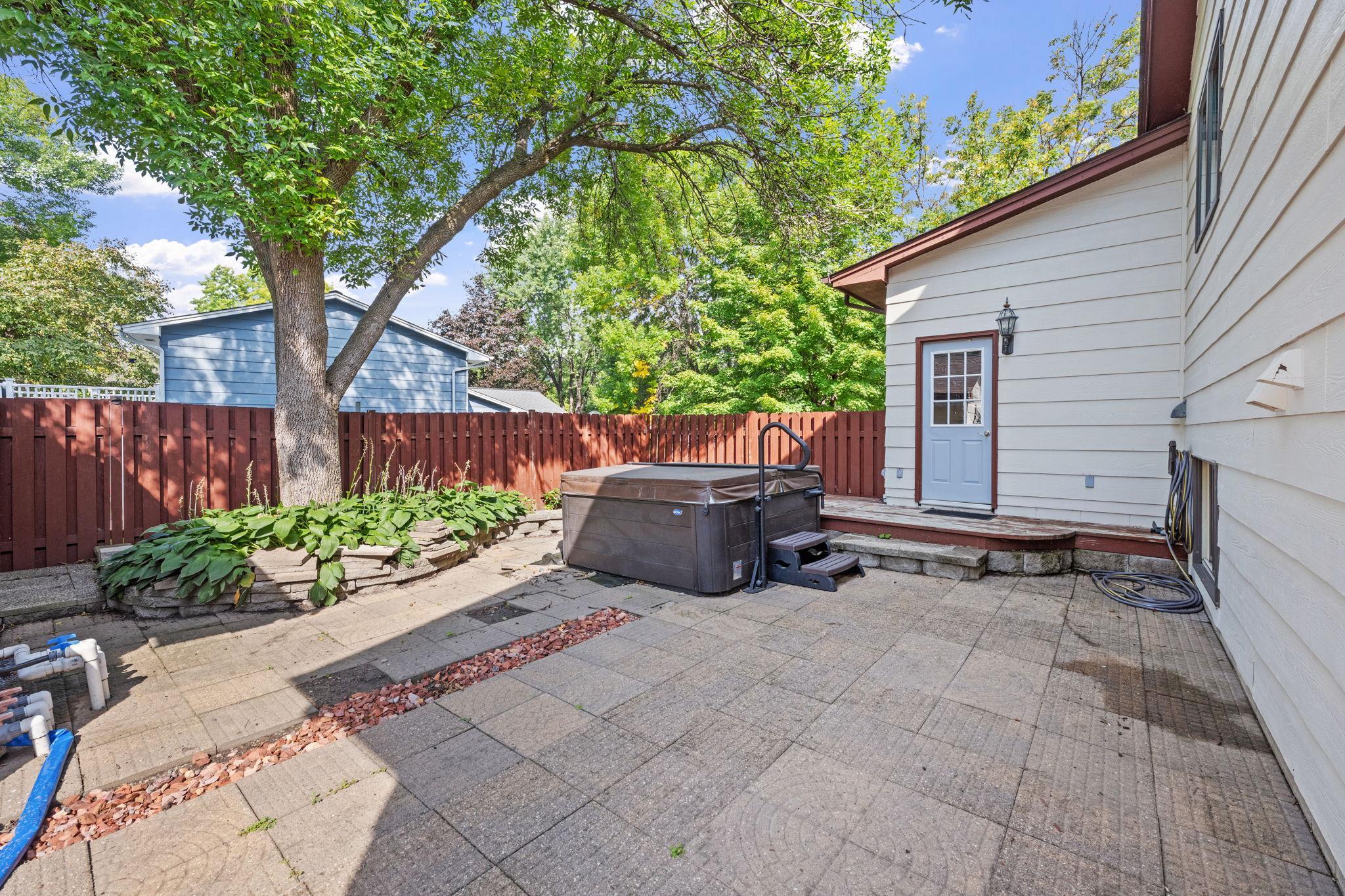 12083 Robin Road