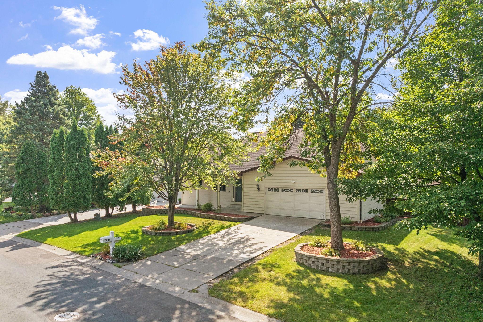 12083 Robin Road