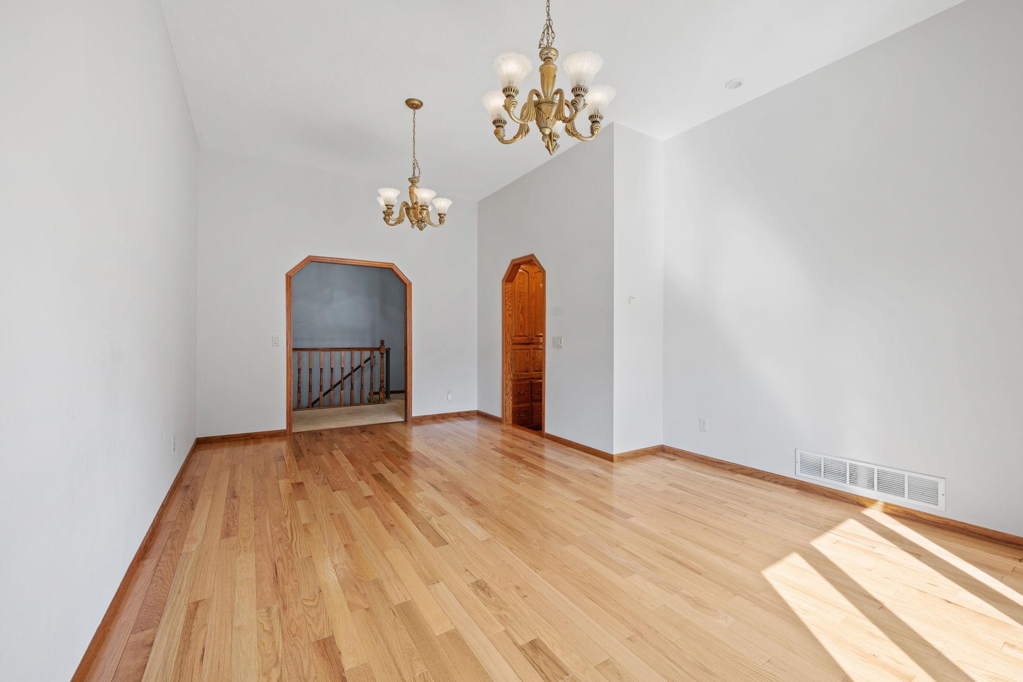 12083 Robin Road