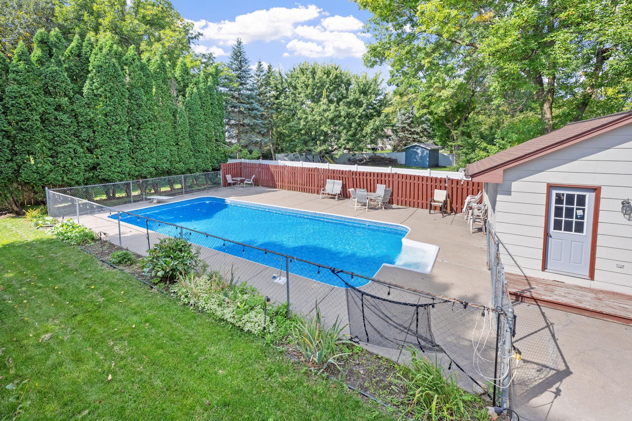 12083 Robin Road