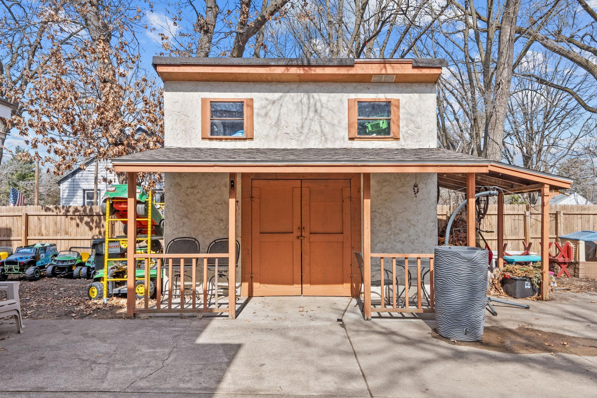 8667 Van Buren Street NE