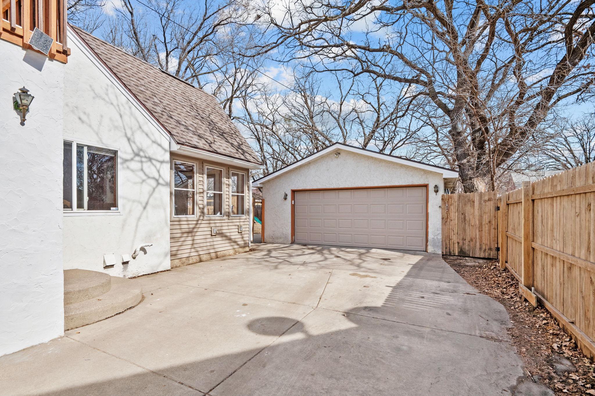 8667 Van Buren Street NE