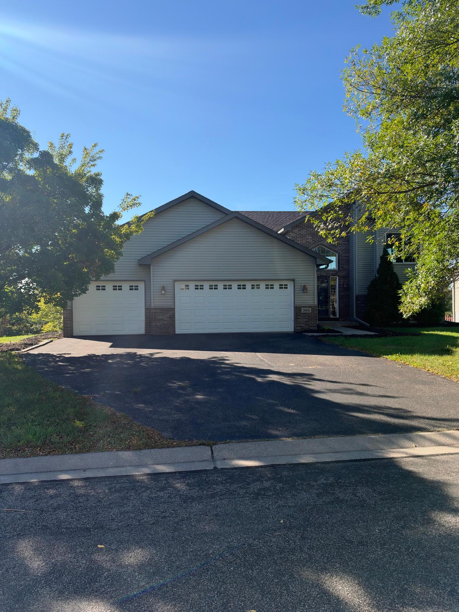 3668 Woodside Drive
