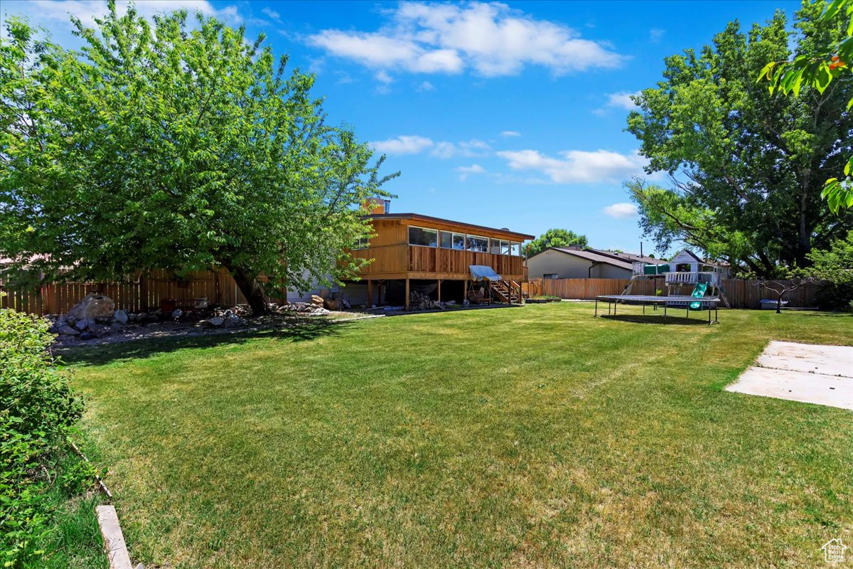 2583 N 2125 W