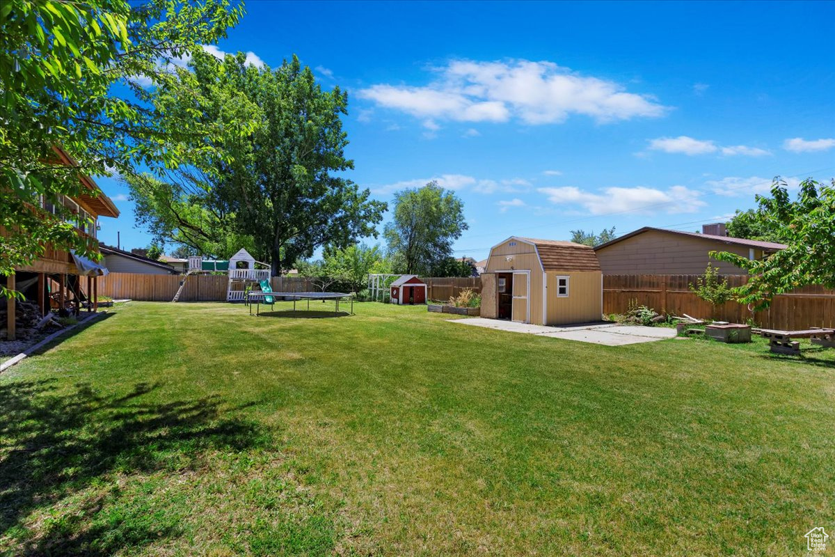 2583 N 2125 W
