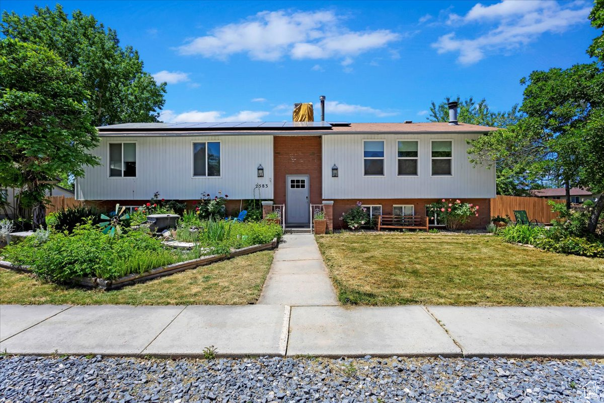 2583 N 2125 W