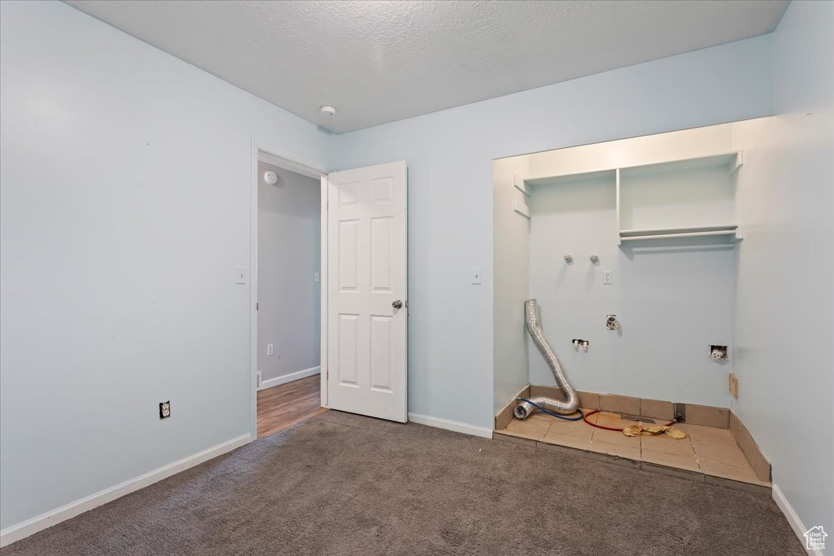 2583 N 2125 W