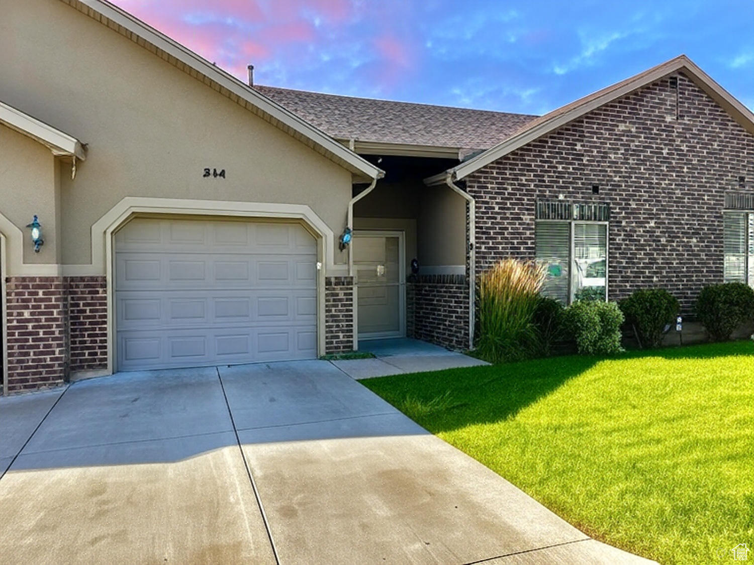 544 HYDE LN