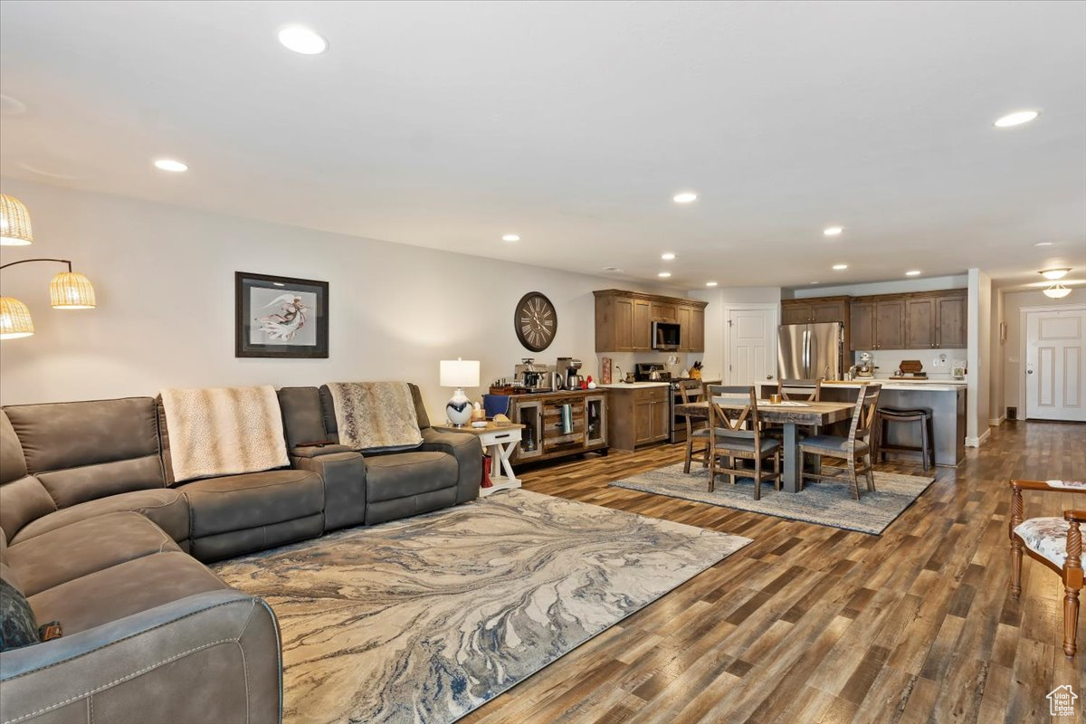 544 HYDE LN