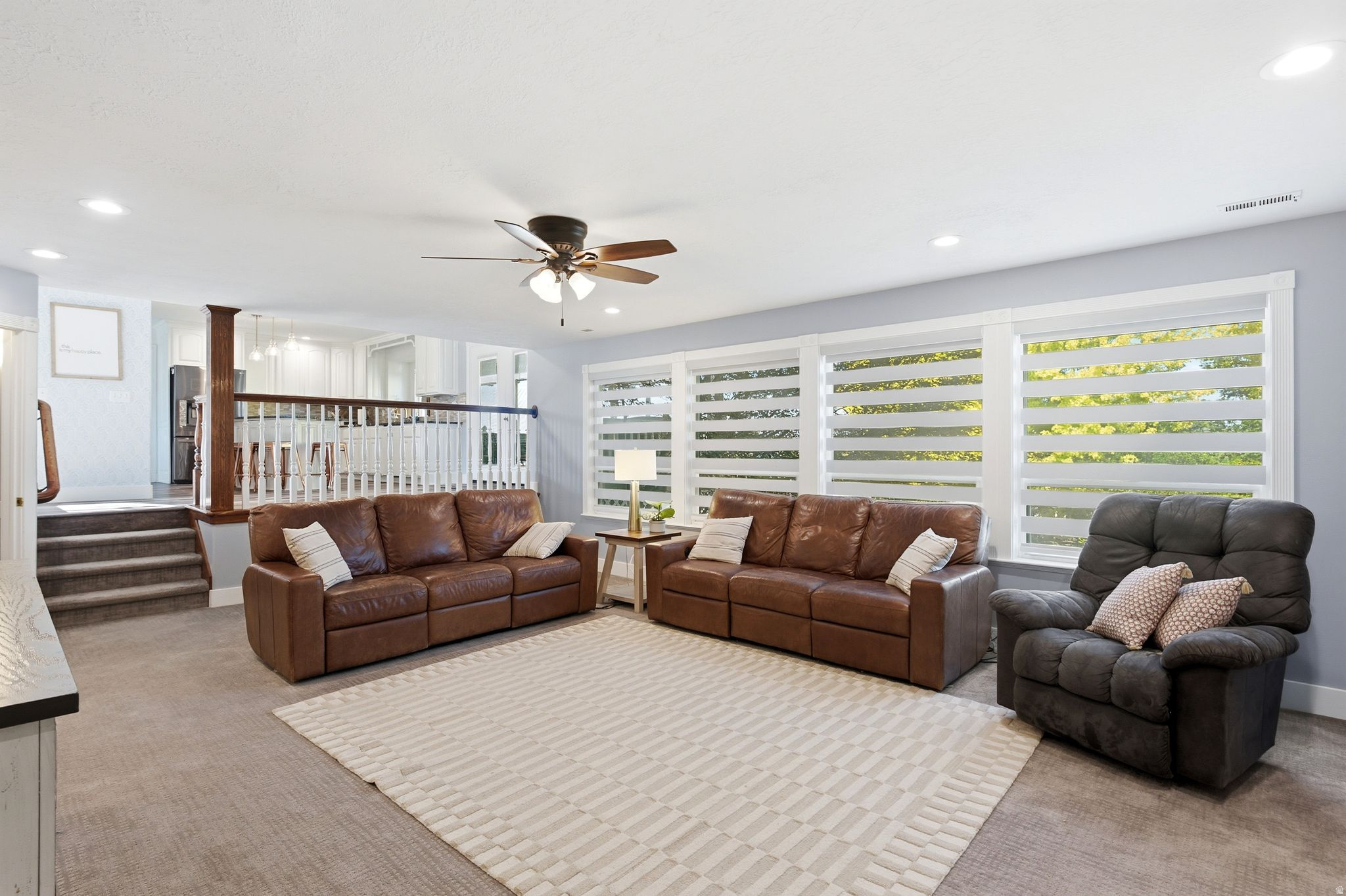 937 RAINBOW DR
