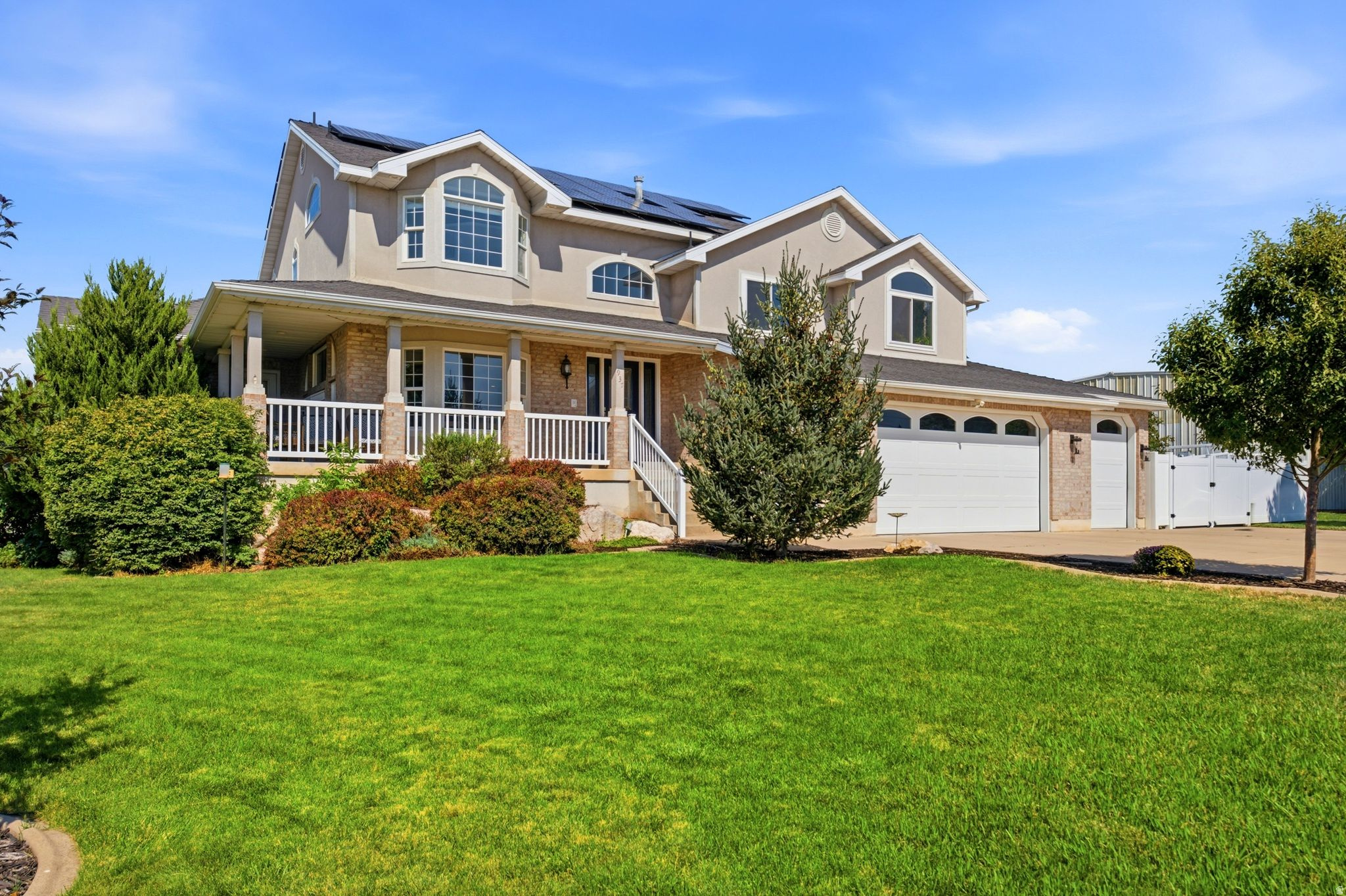 937 RAINBOW DR