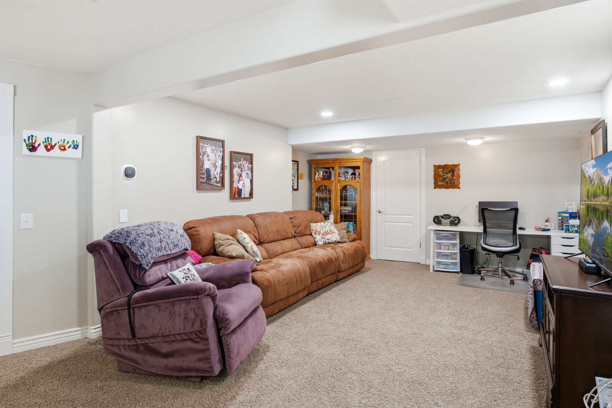 937 RAINBOW DR