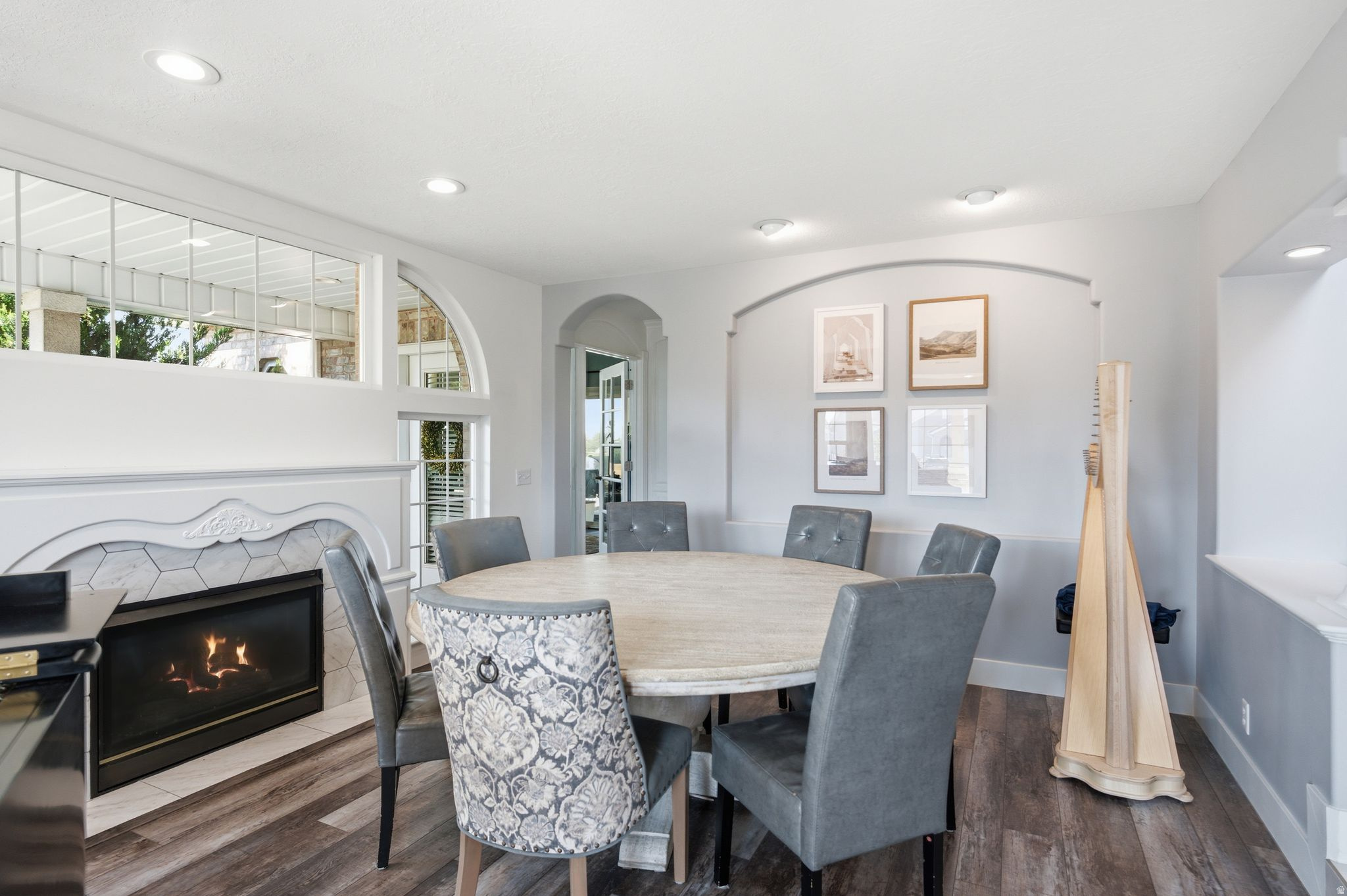 937 RAINBOW DR