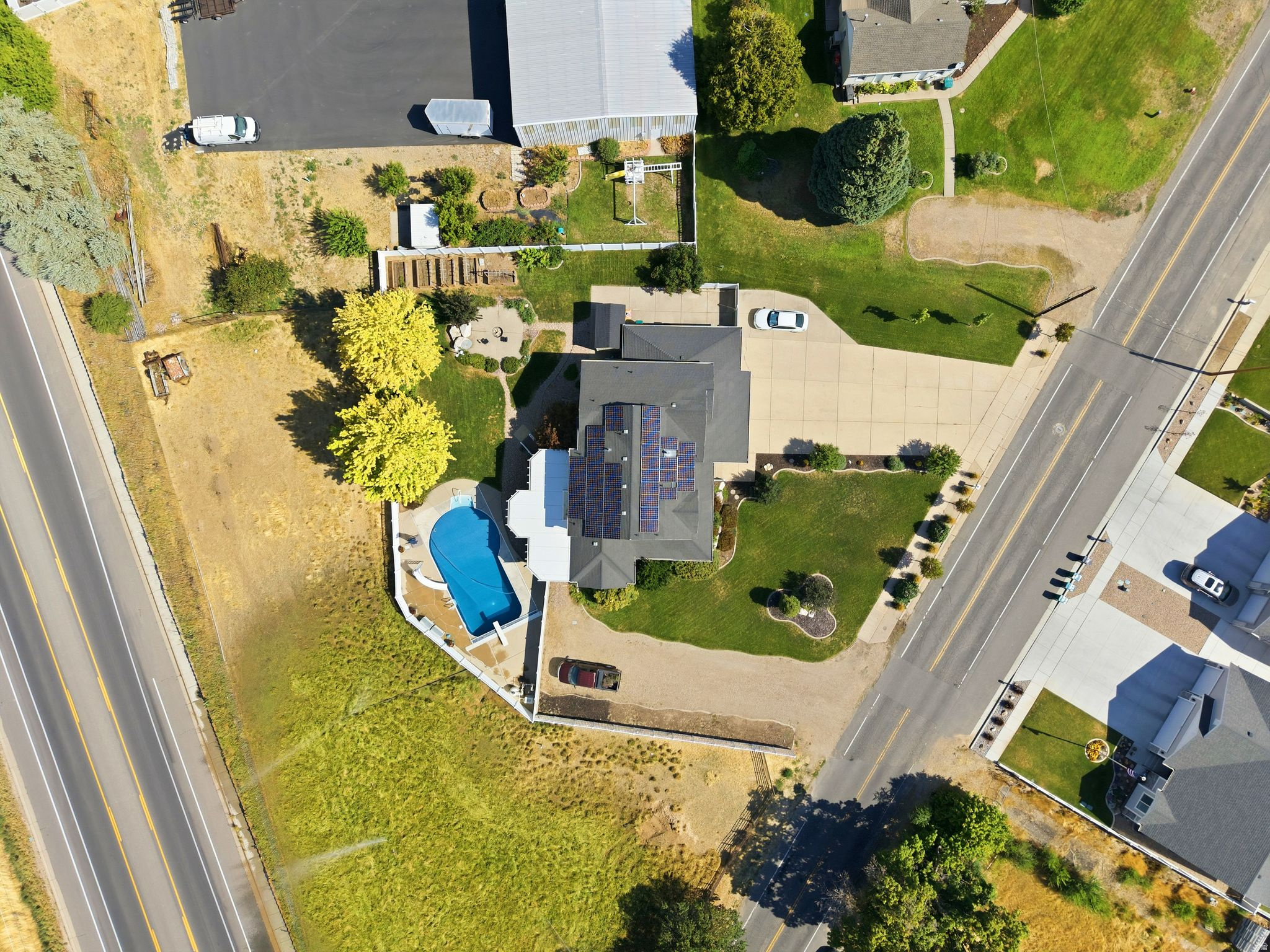 937 RAINBOW DR