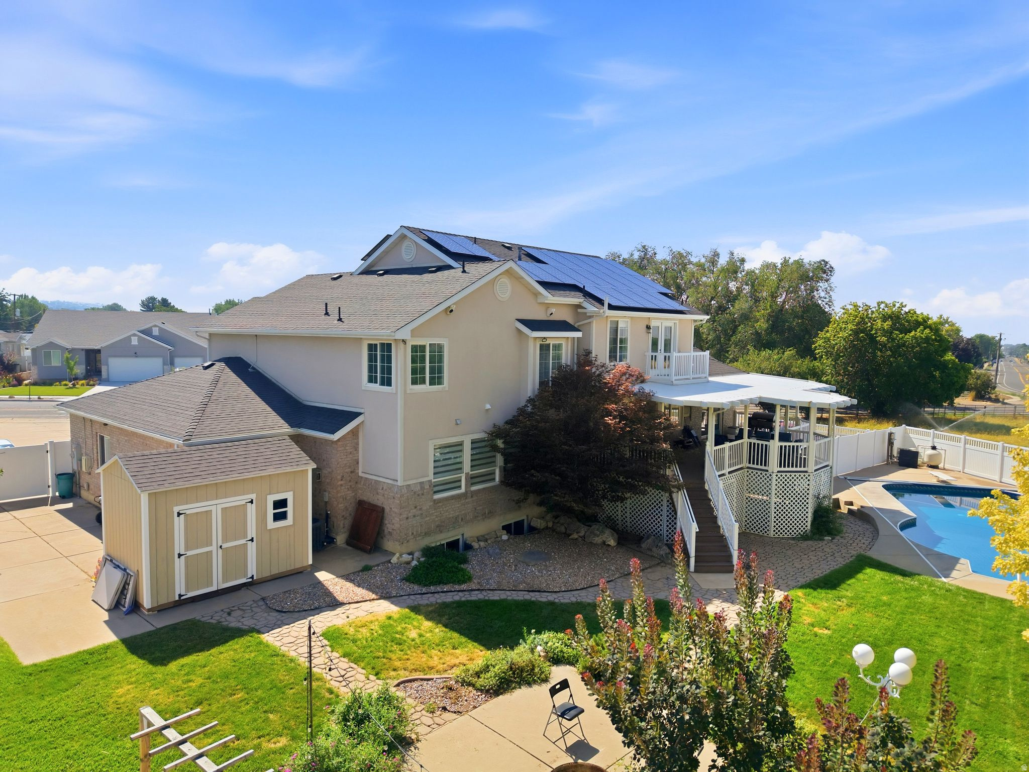 937 RAINBOW DR