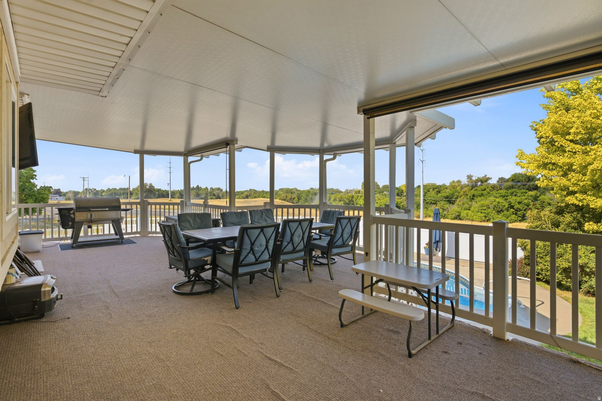 937 RAINBOW DR