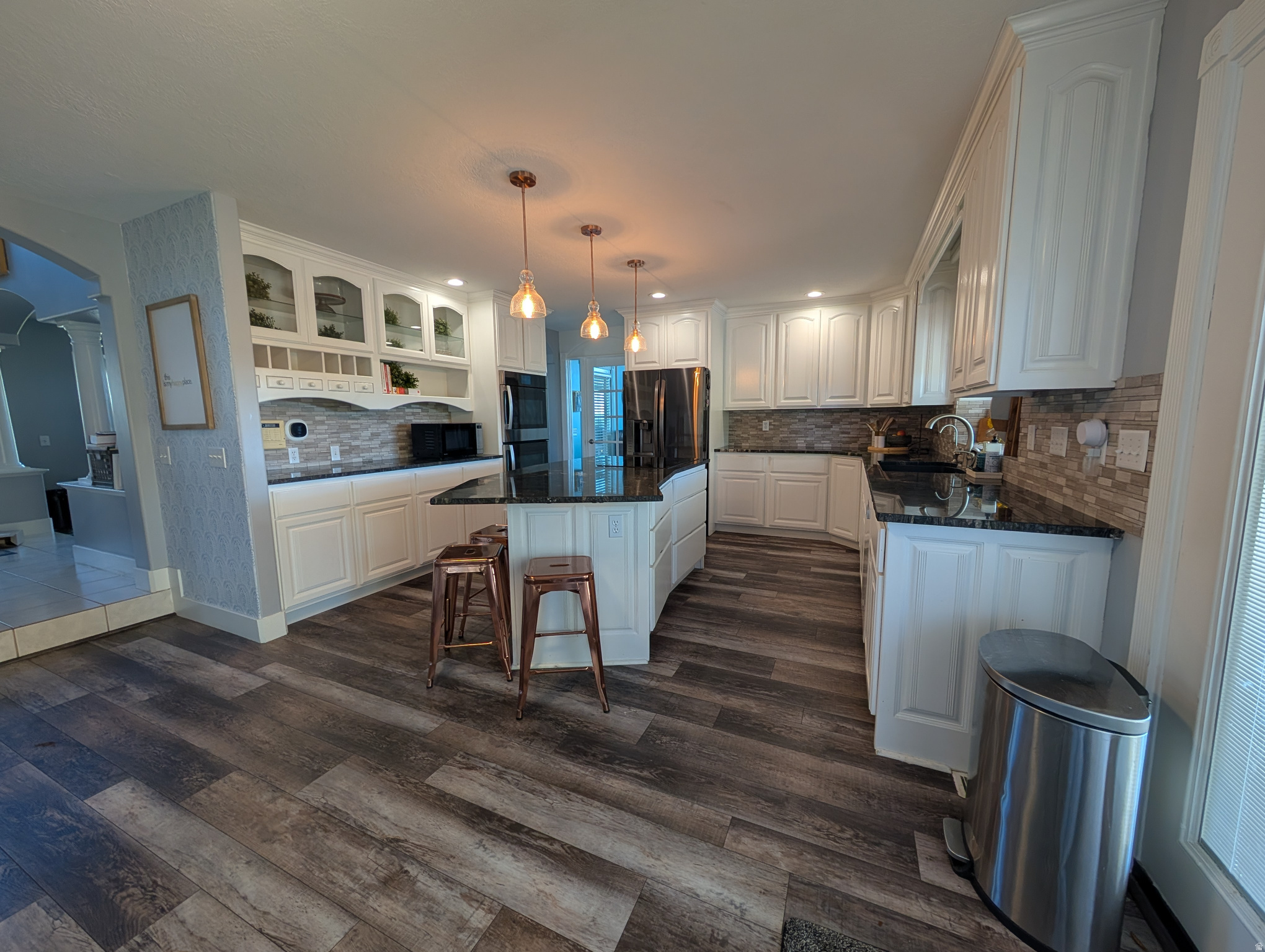 937 RAINBOW DR