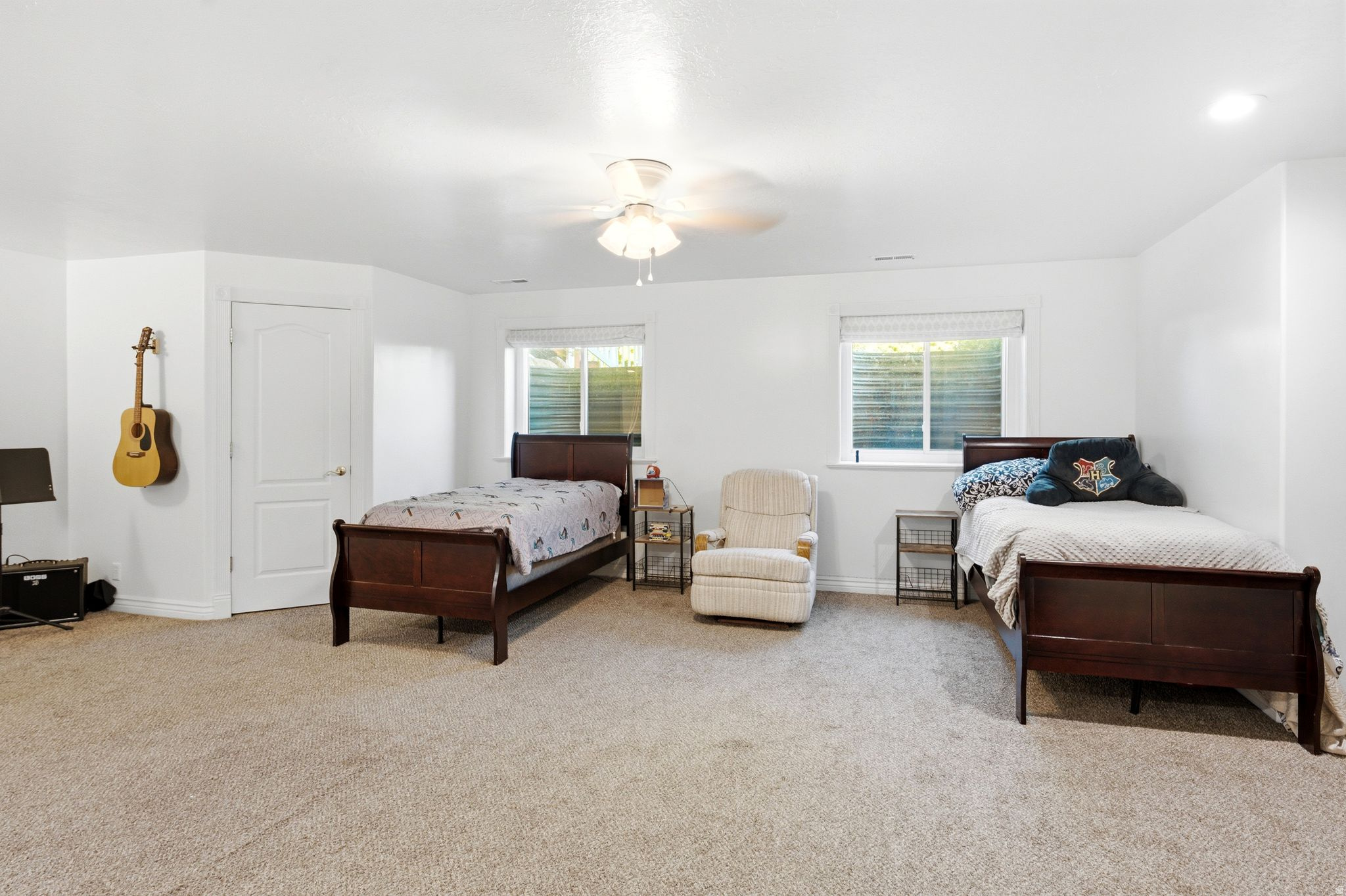 937 RAINBOW DR