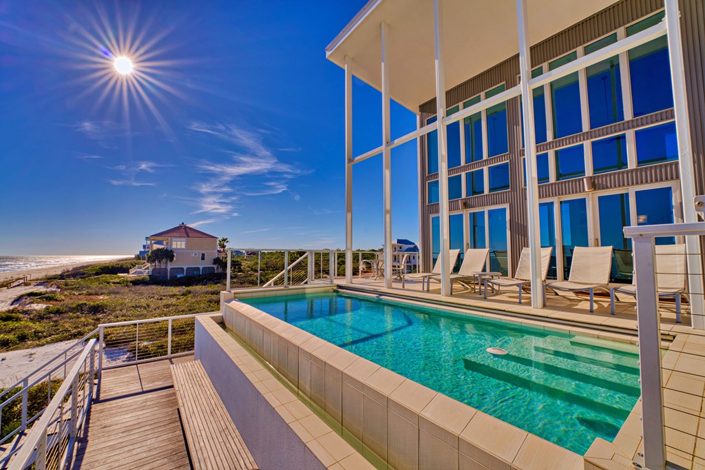 1724 Kumquat Ct, St. George Island 32328