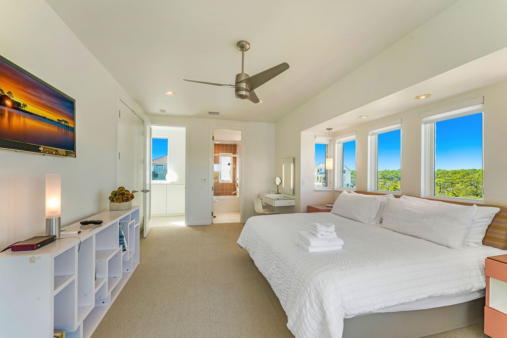 1724 Kumquat Ct, St. George Island 32328
