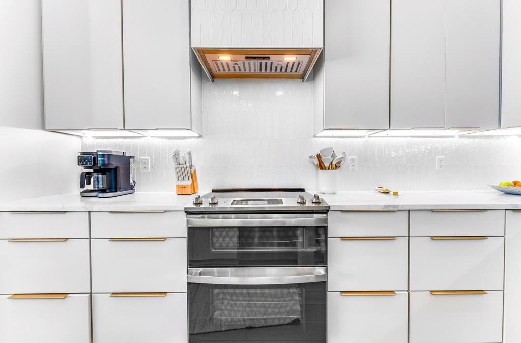 424 E Gorrie Dr, St. George Island 32328