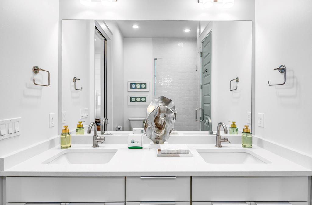 424 E Gorrie Dr, St. George Island 32328